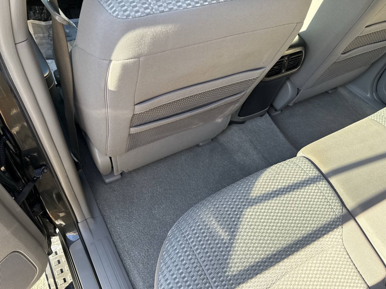 Used 2007 Toyota 4Runner SR5 AWD/4WD image 17