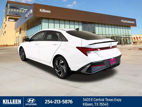 Used 2025 Hyundai Elantra SEL FWD image 6