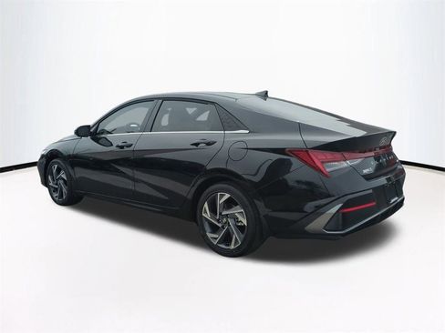 New 2026 Hyundai Elantra Limited image 7