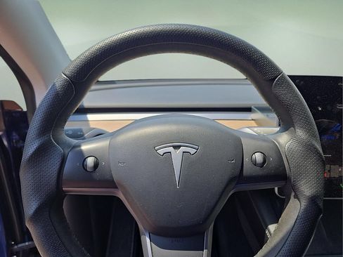 Used 2021 Tesla Model Y Long Range AWD/4WD image 22