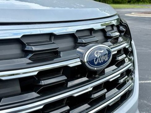 Used 2026 Ford Explorer Active w/ Active Comfort Package RWD image 14