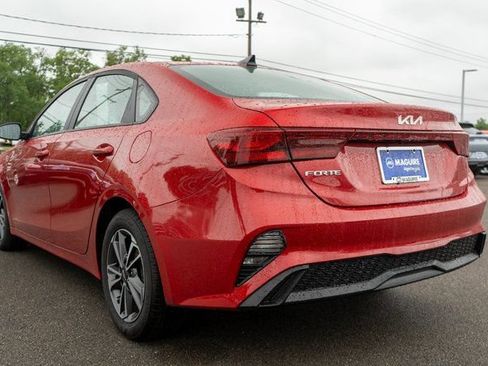 Used 2024 Kia Forte LXS w/ LXS Technology Package FWD image 8