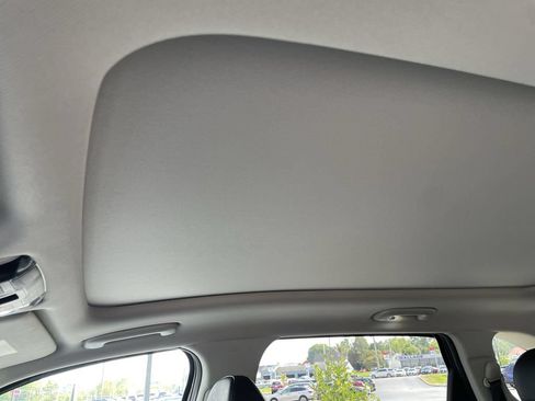 Certified 2024 Kia Sorento S w/ Panoramic Sunroof Package AWD/4WD image 10
