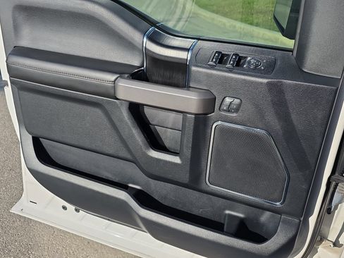 Used 2019 Ford F150 Platinum w/ Equipment Group 701A Luxury AWD/4WD image 24