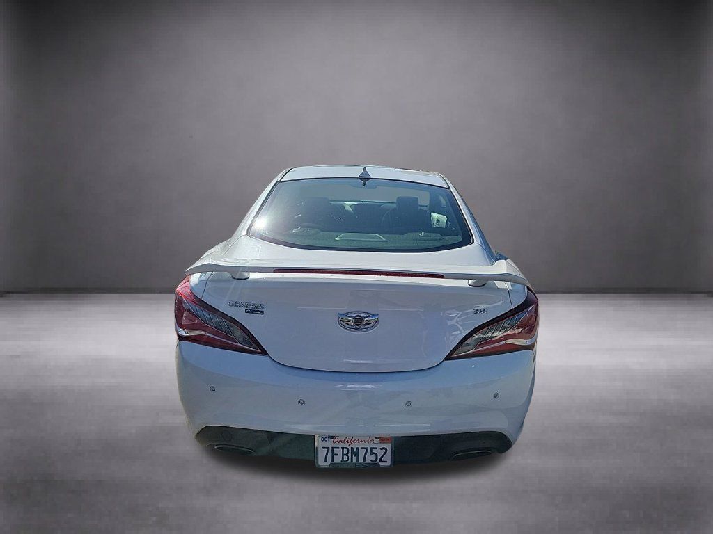 Used 2014 Hyundai Genesis 3.8 RWD image 6