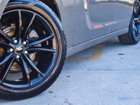 Used 2018 Dodge Charger SXT w/ Blacktop Package image 4