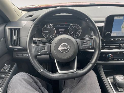 Used 2022 Nissan Pathfinder SL w/ SL Premium Package image 18