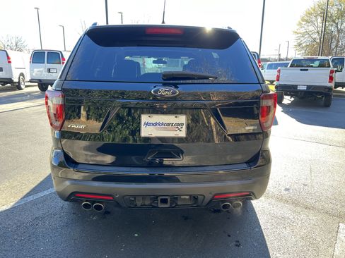 Used 2018 Ford Explorer Sport w/ Equipment Group 401A image 9