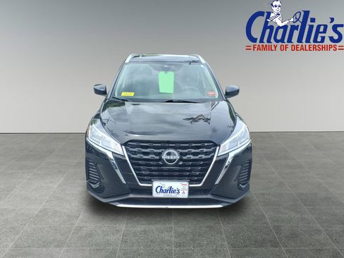 Certified 2024 Nissan Kicks SV FWD image 2