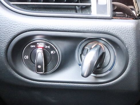 Used 2022 Porsche Macan image 29