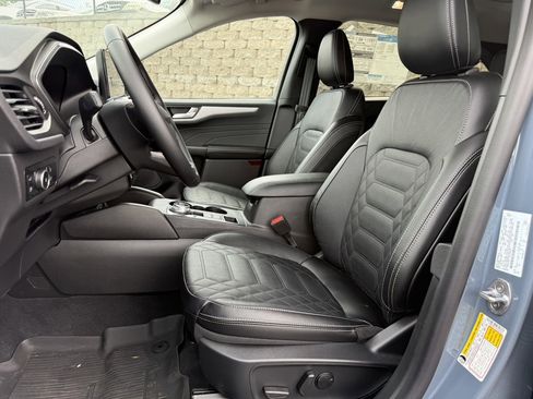 Used 2024 Ford Escape SE w/ PHEV Premium Package image 4