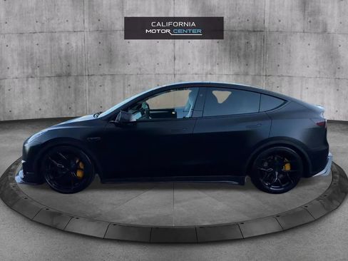 Used 2024 Tesla Model Y Long Range AWD/4WD image 8