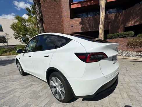 Used 2021 Tesla Model Y Long Range AWD/4WD image 5