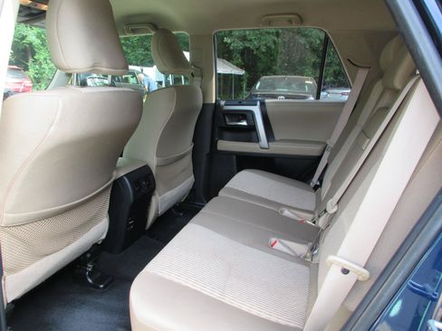 Used 2017 Toyota 4Runner SR5 RWD image 7