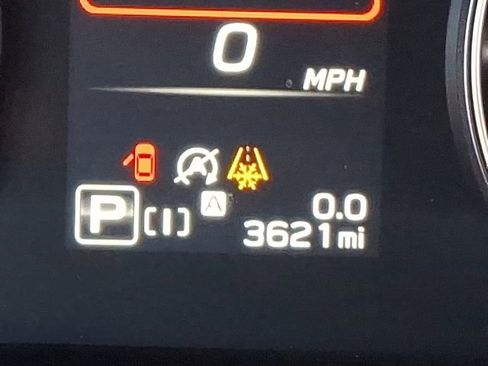 Used 2025 Subaru Crosstrek 2.0i Premium image 19