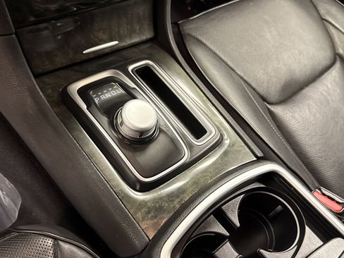 Used 2019 Chrysler 300 Limited image 14