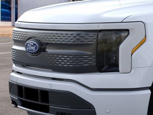 New 2025 Ford F150 Lightning Flash AWD/4WD image 41