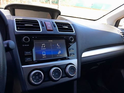 Used 2017 Subaru Crosstrek 2.0i Premium image 23