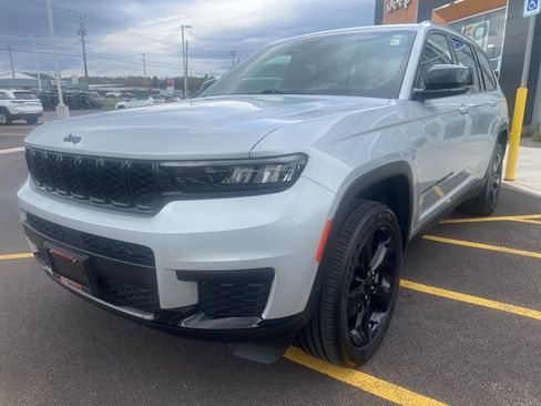Used 2023 Jeep Grand Cherokee L Laredo AWD/4WD image 7