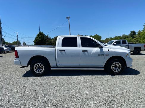 Used 2018 RAM 1500 Express AWD/4WD image 2