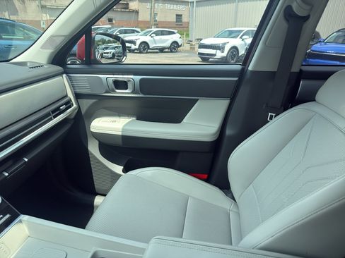 Used 2025 Hyundai Santa Fe SEL AWD/4WD image 17