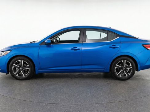 Used 2025 Nissan Sentra SV FWD image 5