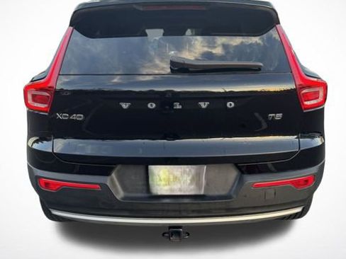 Used 2020 Volvo XC40 T5 Momentum w/ Protection Package image 6