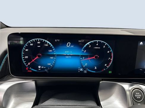 Used 2021 Mercedes-Benz GLB 250 4MATIC image 20