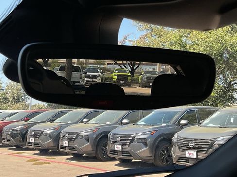 Used 2025 Jeep Compass Trailhawk image 27