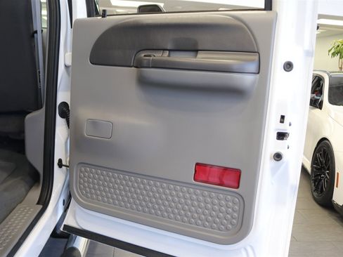 Used 2002 Ford F350 XLT image 67