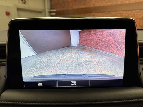 Used 2021 Chevrolet Suburban LT image 21