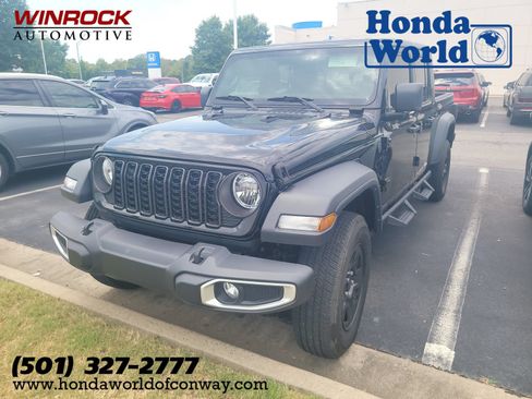 Used 2024 Jeep Gladiator Sport AWD/4WD image 1