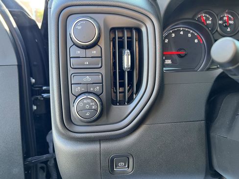 Used 2023 Chevrolet Silverado 2500 Custom w/ Custom Value Package image 21