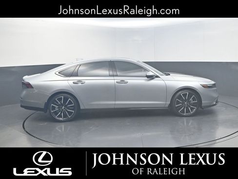 Used 2023 Honda Accord Touring image 6