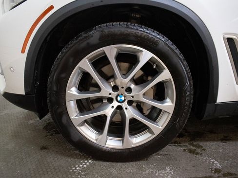 Certified 2023 BMW X5 xDrive40i image 9