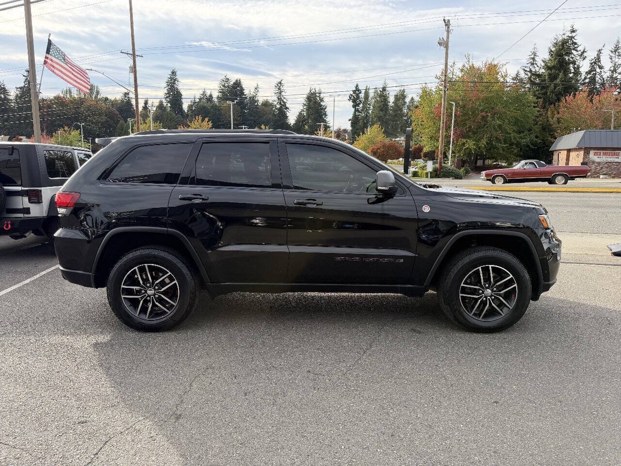 Used 2017 Jeep Grand Cherokee Trailhawk w/ Trailhawk Luxury Group AWD/4WD image 10