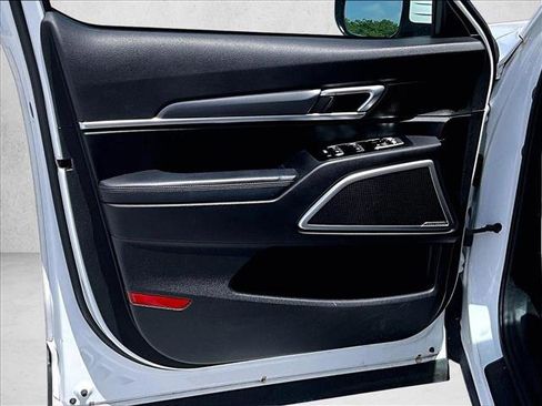 Used 2021 Kia Telluride LX FWD image 18