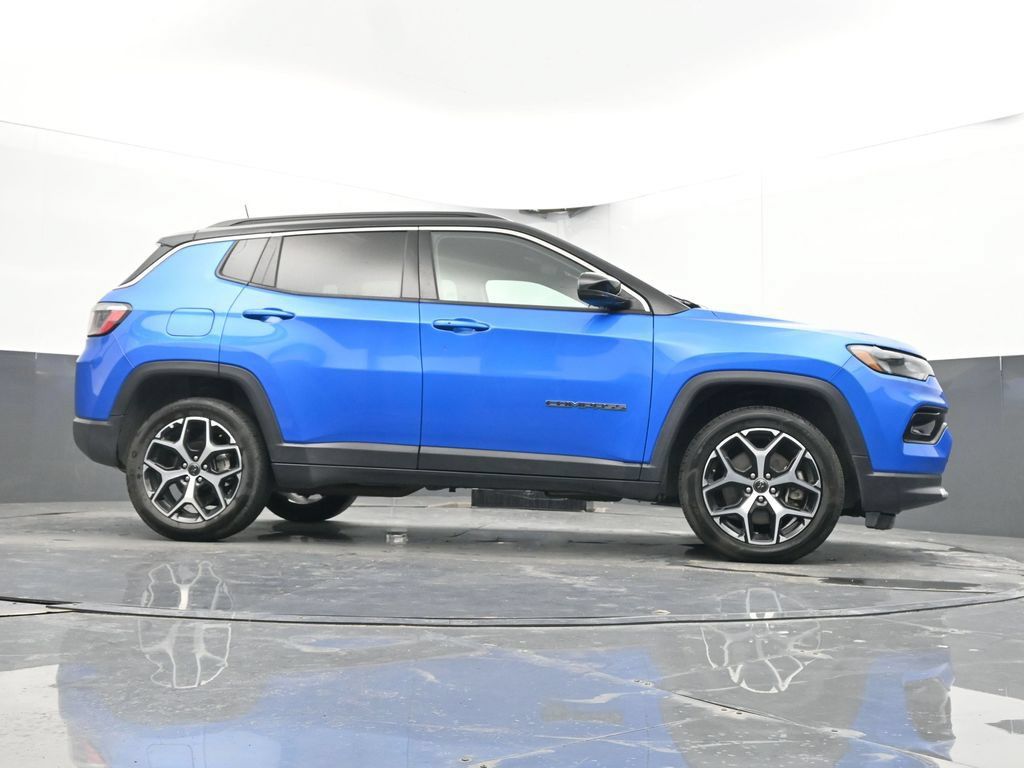 Used 2025 Jeep Compass Limited AWD/4WD image 42