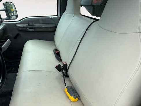 Used 2005 Ford F350 XL image 8