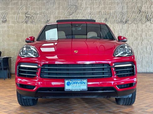 Used 2023 Porsche Cayenne w/ Premium Package AWD/4WD image 3