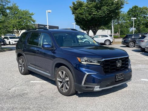 Used 2023 Honda Pilot Elite image 3