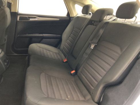 Used 2020 Ford Fusion SE image 18