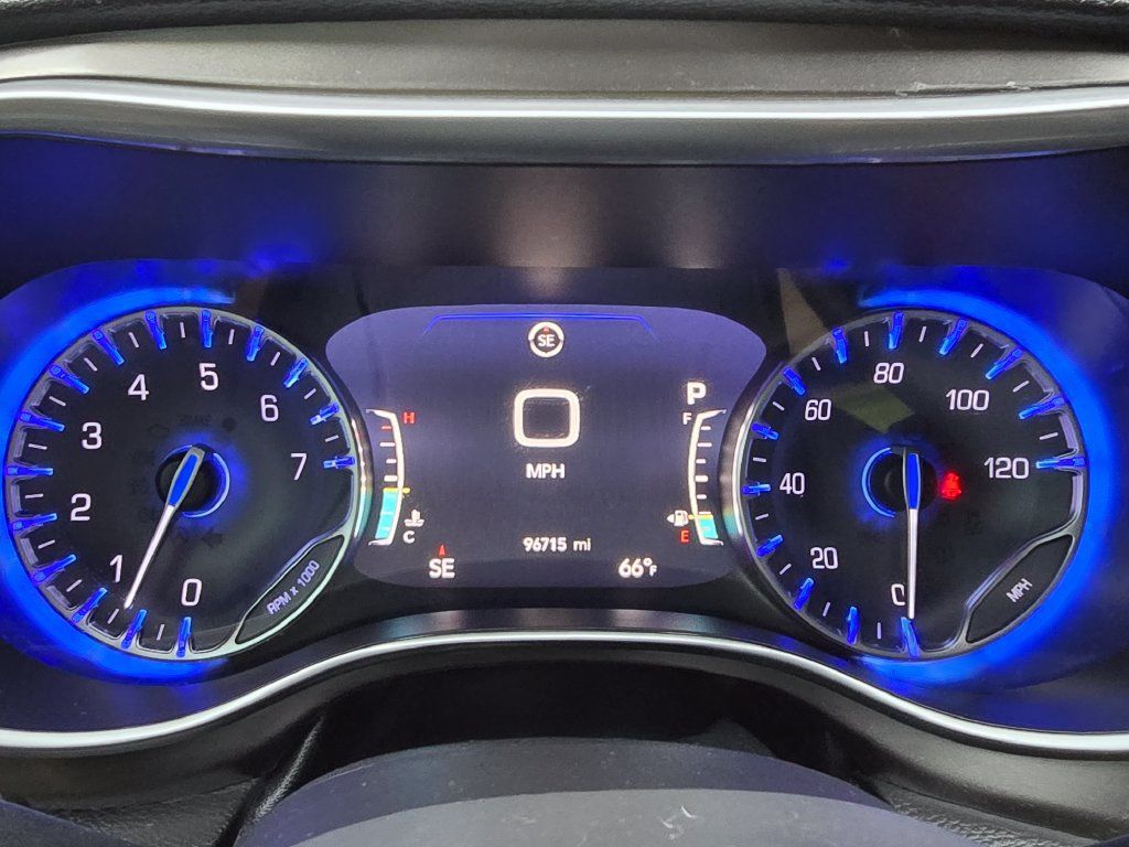 Used 2018 Chrysler Pacifica Limited w/ Advanced Safetytec Group FWD image 33