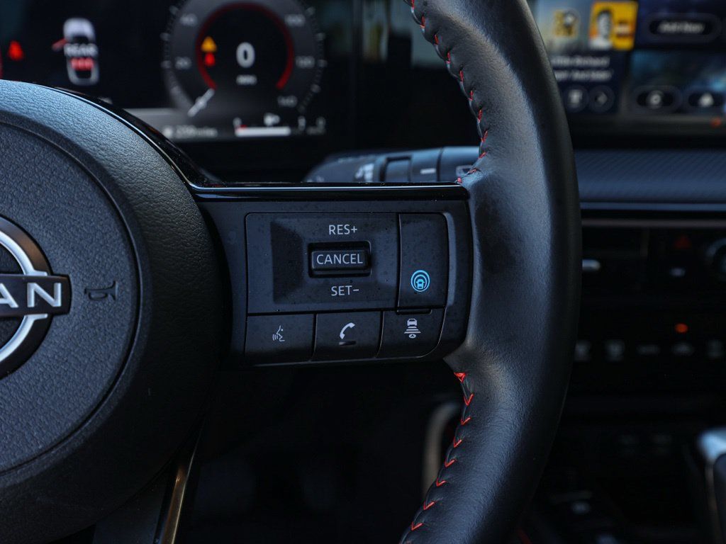 Used 2025 Nissan Kicks SR FWD image 28