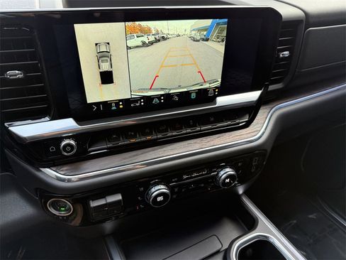 Used 2023 GMC Sierra 1500 SLT w/ SLT Premium Plus Package image 17