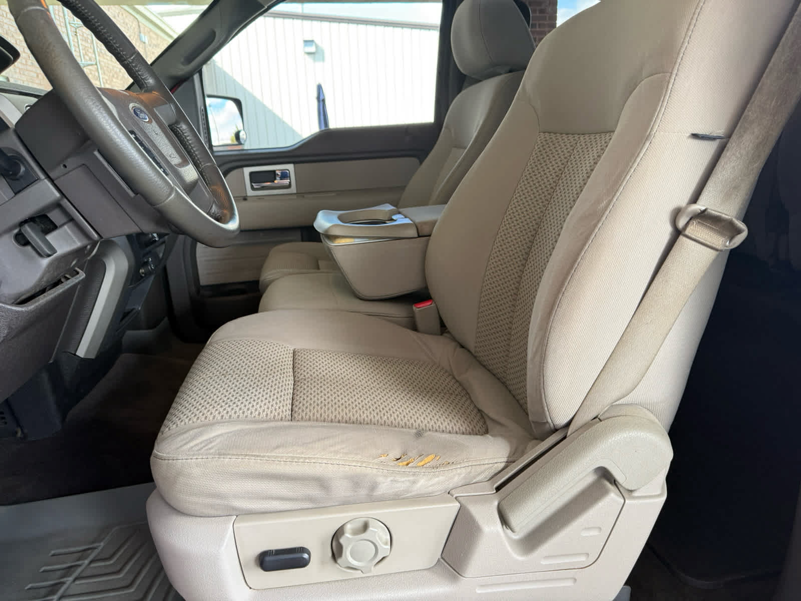 Used 2010 Ford F150 XLT AWD/4WD image 4