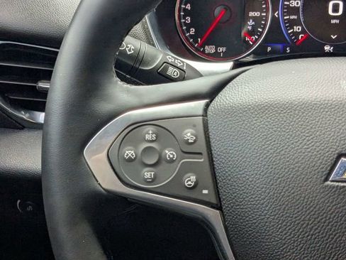 Used 2023 Chevrolet Traverse Premier FWD image 25