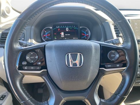 Used 2020 Honda Pilot Touring image 12