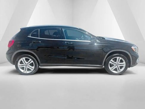 Used 2018 Mercedes-Benz GLA 250 4MATIC image 4