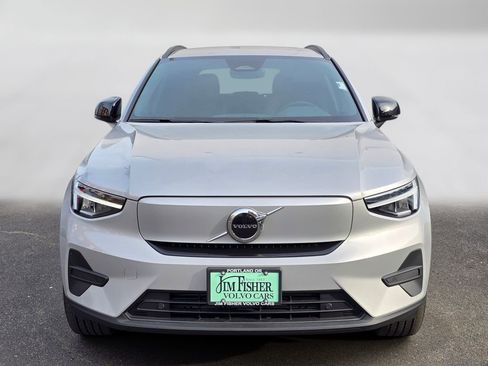 New 2025 Volvo EX40 Core w/ Climate Package image 8